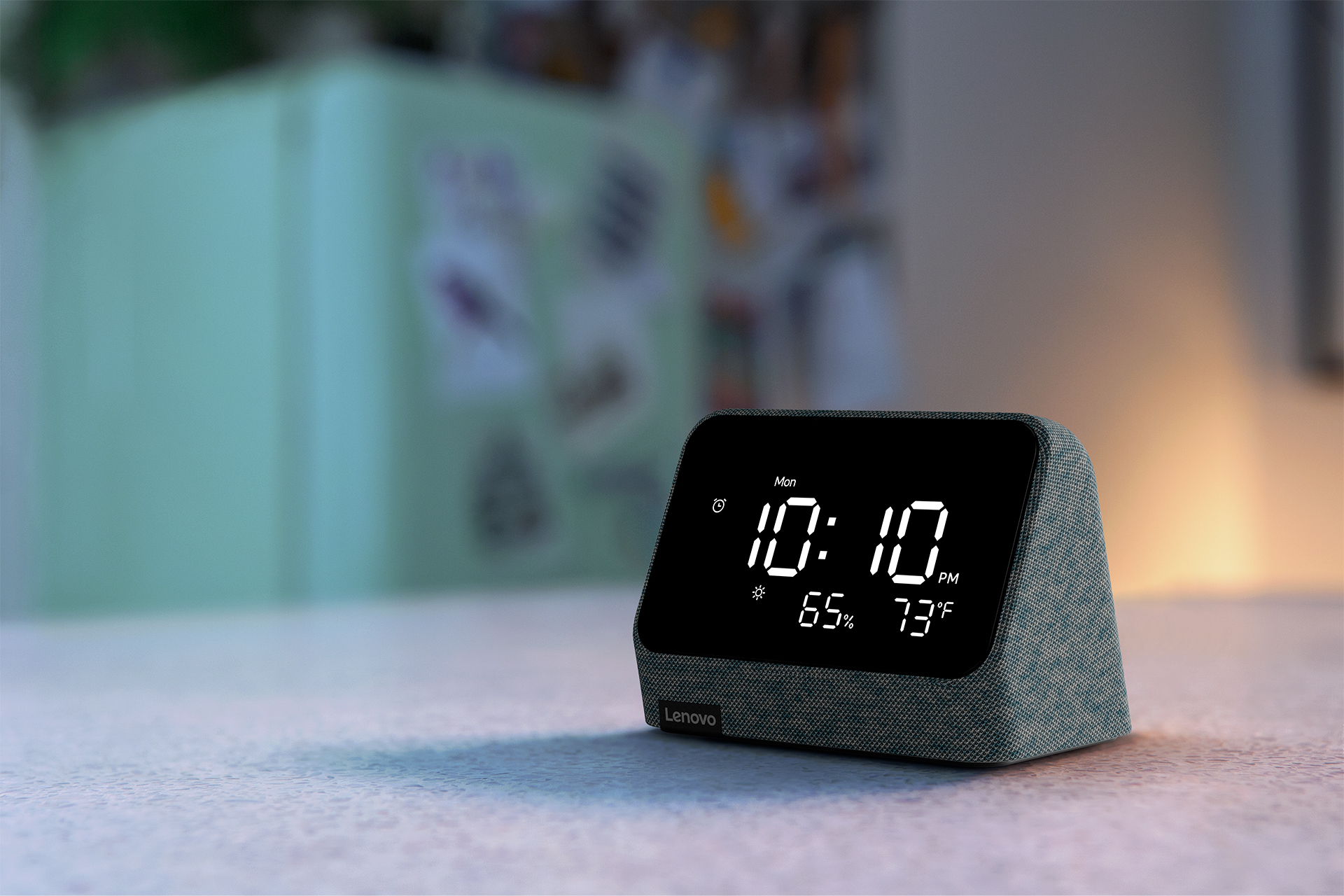 Lenovo SmartClock Essentials: arriva la sveglia con Alexa 